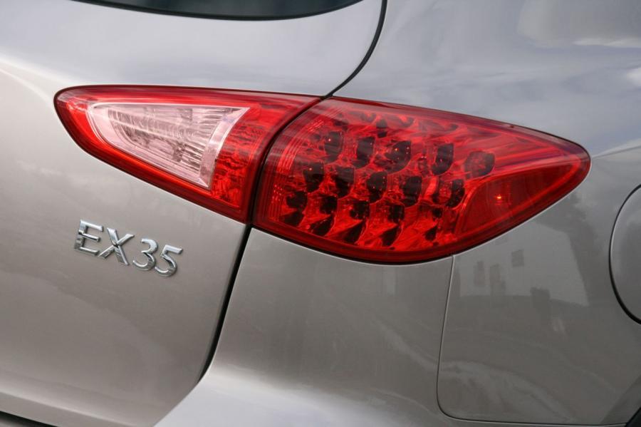  Infiniti EX35 2008 года  (фото 35 из 48)